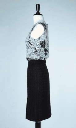 A8586-Tailleur-3-pièces-Chanel-en-lainage-tissé-noir-et-soie-bleue-imprimée-t34-36