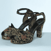 nA5447-Paire-de-chaussures-1940-en-satin-noir-jacquard-or-vert-rouge-01