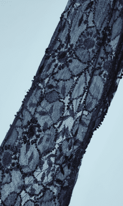 nA6131-Robe-du-soir-1950-en-dentelle-marine-brodée-de-perles-doublée-de-soie-t36-01