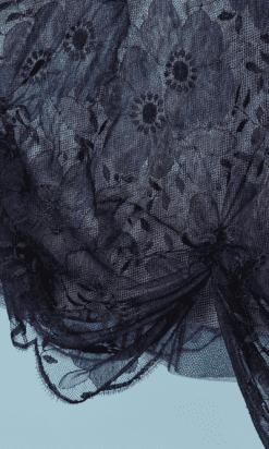 nA6131-Robe-du-soir-1950-en-dentelle-marine-brodée-de-perles-doublée-de-soie-t36-01