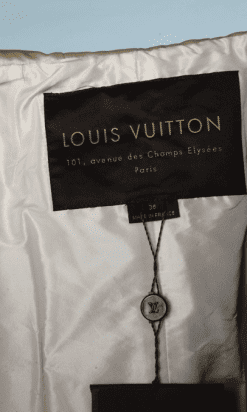 na8640-manteau-en-lnainnage-écru-et-lnamé-or-doublure-brodée-Louis-Vuitton-t40-01