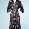 na8807-Robe-1930-en-mousseline-noire-imprimée-de-mnarguerites-bleu-beige-rose-t36-01