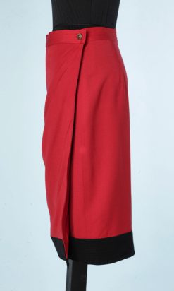 na8822-jupe-vintage-rouge-et-bordure-noire-surpiquée-Gianni-Versace-t36-001
