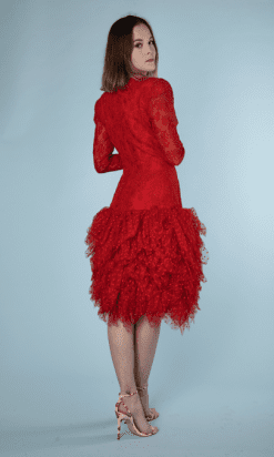na8858-Robe-1980-en-dentelle-brodée-rouge-volants-Bill-Blass-T36-02