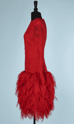 na8858-Robe-1980-en-dentelle-brodée-rouge-volants-Bill-Blass-T36-02