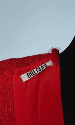 na8858-Robe-1980-en-dentelle-brodée-rouge-volants-Bill-Blass-T36-02