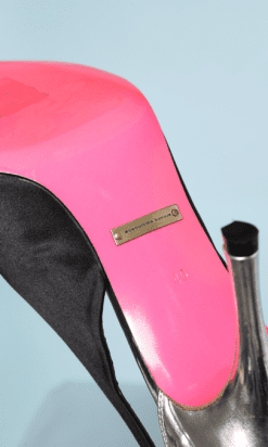 na9090-Paire-descarpins-en-satin-noir-et-strass-semelle-rose-talons-argents-01