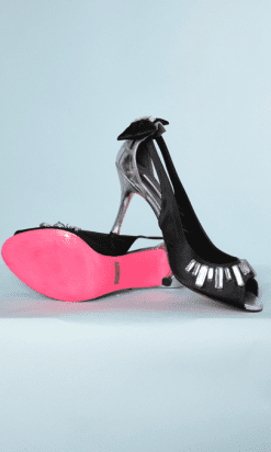 na9090-Paire-descarpins-en-satin-noir-et-strass-semelle-rose-talons-argents-01