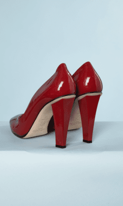 na9091-Paire-descarpins-en-verni-rouge-Jimmy-Choo-t40-01