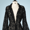 nA9112-Veste-en-guipure-noire-Chanel-T38-02
