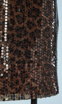 nA9219-Robe-du-soir-bustier-Christian-Dior-en-mousseline-imprimé-léopard-recouvert-paillettes-doublée-de-soie-noire-t38-01