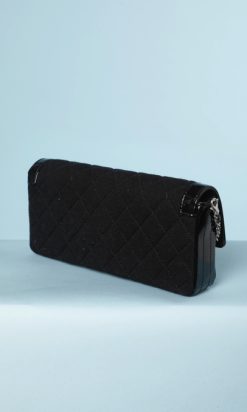 nA9243-Sac-Chanel-verni-noir-et-jersey-de-laine-01