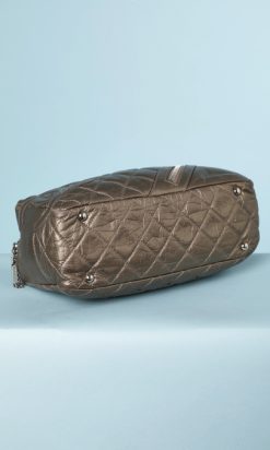 nA9246-Sac-caméra-Chanel-en-cuir-vieil-or-matelassé-01