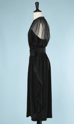 na7447-Robe-noire-en-crêpe-et-mousseline-Pierre-cardin-t34-36-01