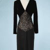 na9606-Robe-Saint-Laurent-en-velours-et-dentelle-noire-doublée-nude-et-bas-en-jersey-t40-01