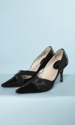 na9824-Paire-descarpins-petits-talons-en-cuir-noir-boucle-D-en-métal-argenté-Dior-t39-01