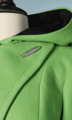 A9853-Veste-en-lainage-vert-avec-capuche-Thierry-Mugler-t42-01