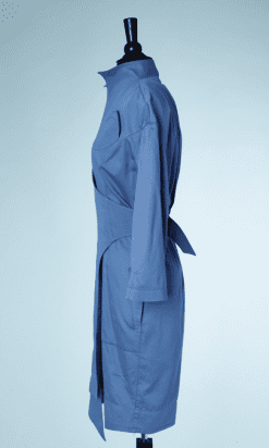 B0011-Robe-en-coton-bleu-ciel-croisée-poches-poitrine-évasées-t36-38-01