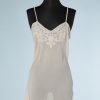 B0087-Combinaison-culotte-1920-en-mousseline-beige-incrustée-de-dentelle-t40-01