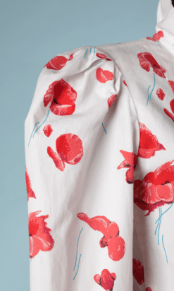 B0210-Tailleur-Saint-Laurent-en-coton-blanc-imprimé-de-coquelicots-t36-01