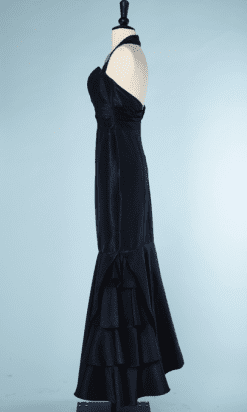 B0211-Robe-longue-1980-Pierre-Cardin-en-soie-marine-avec-broche-en-strass-t34-01