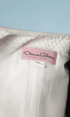 B0252-Tailleur-jupe-en-piqué-de-coton-blanc-Oscar-de-la-Renta-t38-01.