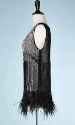 B0346-Tunique-en-tulle-perlé-argent-et-noir-et-plumes-dautruche-noires-t40-01
