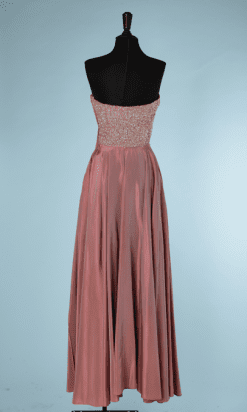 B0410-Robe-longue-1950-en-faille-de-soie-rose-changeant-haut-pailletée-t34-01