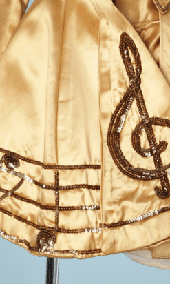 B0433-Costume-de-scène-en-satin-jaune-note-de-musique-T3436-011