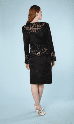 B0455-Tailleur-en-satin-surpiqué-brodé-dorée-et-perles-Mary-McFadden-T3840-001