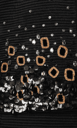 B0455-Tailleur-en-satin-surpiqué-brodé-dorée-et-perles-Mary-McFadden-T3840-001
