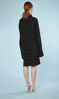 B0457-Manteau-entièrement-plissé-noir-Issey-Miyake-T4042-017