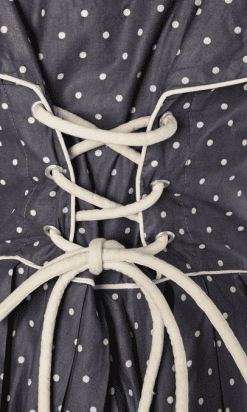 B1661-Maillot-de-bain-jupette-1940-en-coton-gris-à-pois-blancs-col-coeur-t36-01