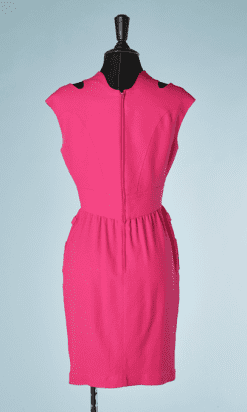 B1671-Robe-Mugler-fuschia-t38-01