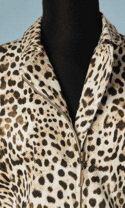 B1730-Blouson-en-toile-imprimé-panthère-Roberto-Cavalli-T38-01