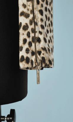 B1730-Blouson-en-toile-imprimé-panthère-Roberto-Cavalli-T38-01