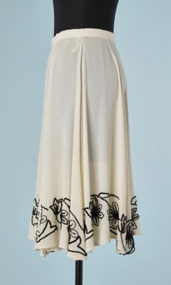 B1802-Jupe-Rochas-en-mousseline-écrue-perlée-noire-T68cm-02
