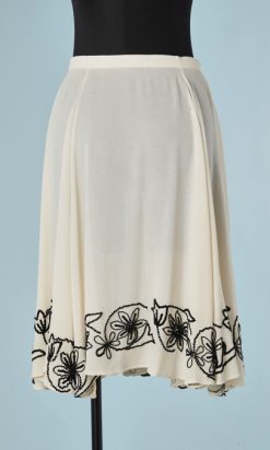 B1802-Jupe-Rochas-en-mousseline-écrue-perlée-noire-T68cm-02