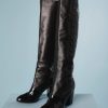 B1917-Paire-de-bottes-en-cuir-vernis-noir-Chanel-T38-03