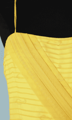 B2010-Ensemble-robe-et-cape-1960-en-nylon-jaune-plissé-soleil-T36-01
