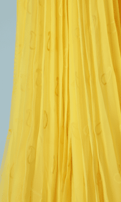 B2010-Ensemble-robe-et-cape-1960-en-nylon-jaune-plissé-soleil-T36-01
