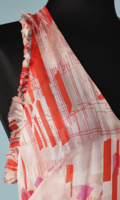 B2149-Robe-asymétrique-en-mousseline-blanche-rose-rouge-Mugler-T38-01