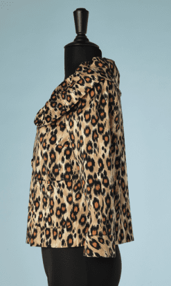 B2152-Veste-courte-Moschino-en-coton-imprimé-Léopard-t38-01