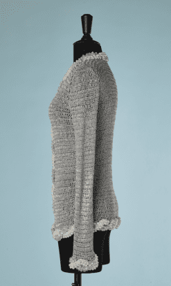 B2153-Long-gilet-en-maille-lurex-argenté-cousu-de-perles-blanches-et-argentées-Loris-Azzaro-t34-01