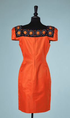B2164-Robe-orange-Gai-Mattiolo-encolure-brodée-orange-et-bleu-t38-40-01
