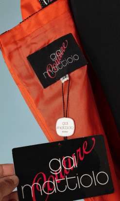 B2164-Robe-orange-Gai-Mattiolo-encolure-brodée-orange-et-bleu-t38-40-01