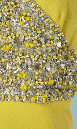 B2248-Robe-cocktail-1960-en-polyamide-jaune-brodée-de-perles-strass-et-paillettes-T40-01