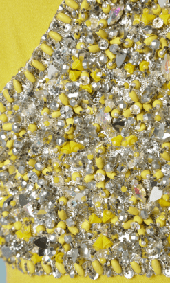 B2248-Robe-cocktail-1960-en-polyamide-jaune-brodée-de-perles-strass-et-paillettes-T40-01