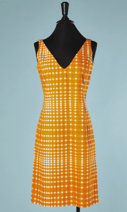 B2267-Ensemble-robe-et-manteau-orange-à-carreaux-blanc-Nina-Ricci-T3840-01