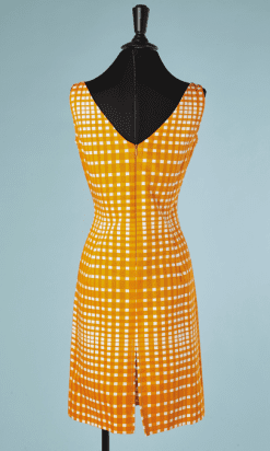 B2267-Ensemble-robe-et-manteau-orange-à-carreaux-blanc-Nina-Ricci-T3840-01